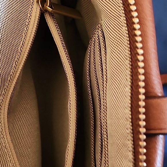 Fossil Shoulder Bag - Picture 8 of 9